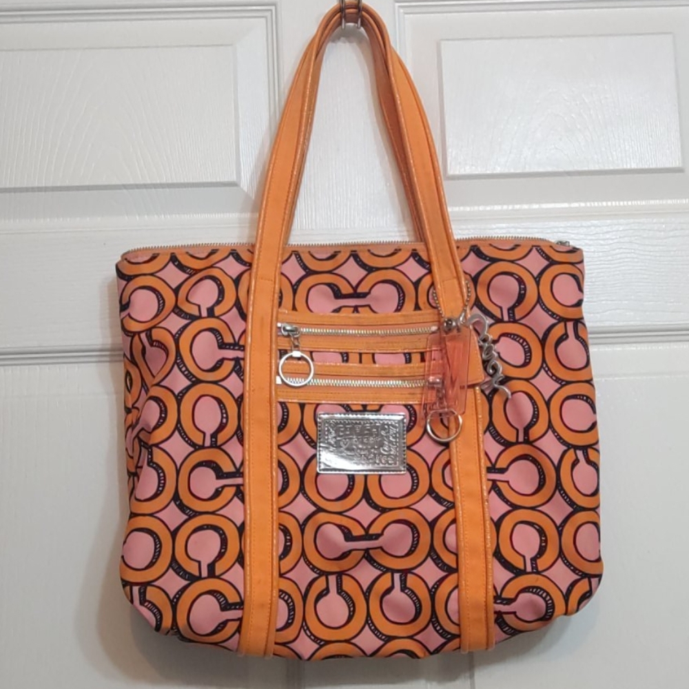 RARE!! Coach poppy 3D optic glam tote